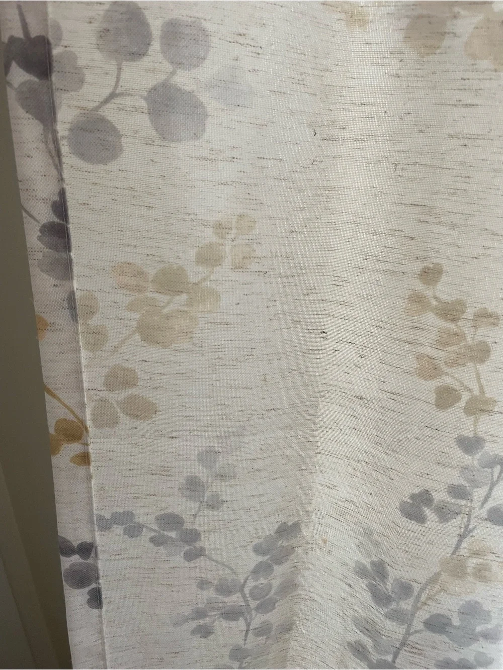 2 Floral Light Filtering Curtain Panels 98x56.